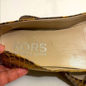 Michael Kors Women's Tan Crocodile-Embossed Shoes